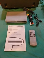 Magnavox TB100MG9 DTV Digital to Analog TV Converter Box with Remote