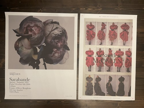 Seltenes Set mit 2 authentischen Alexander McQueen Sarabande SS 2007 Ausstellungsplakaten