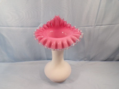 Fenton Milk Glass Peach Crest Jack in the Pulpit Vase 8 7/8" Tall