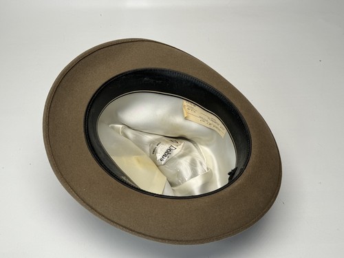 Vintage DOBBS Fifth Avenue New York Brown Felt Fedora SIZE 7 1/8 USA Made - Picture 4 of 5