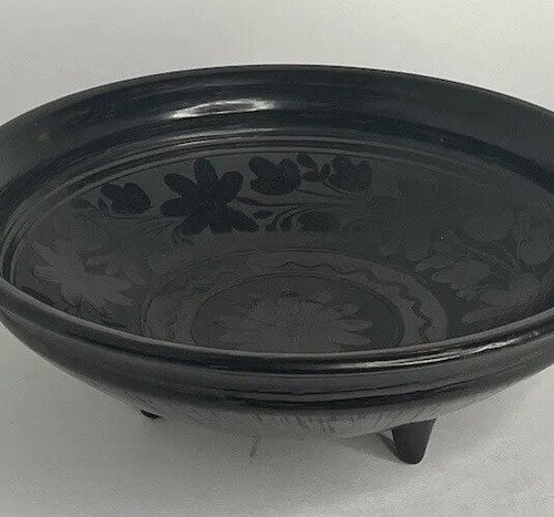 Nadudvar Hungary Vintage Art Pottery Bowl Black Clay Signed 10.5" Floral Pattern - Picture 13 of 15