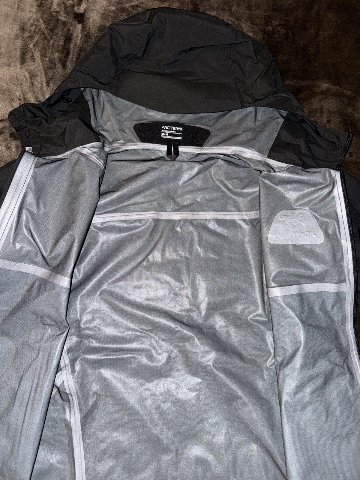 Arcteryx Beta LT Jacket Mens Black Size M Gore Tex Raincoat Windbreaker Jacket image 9