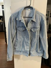 Men's Light Blue Denim Jacket Size Medium/Large (please read the description)