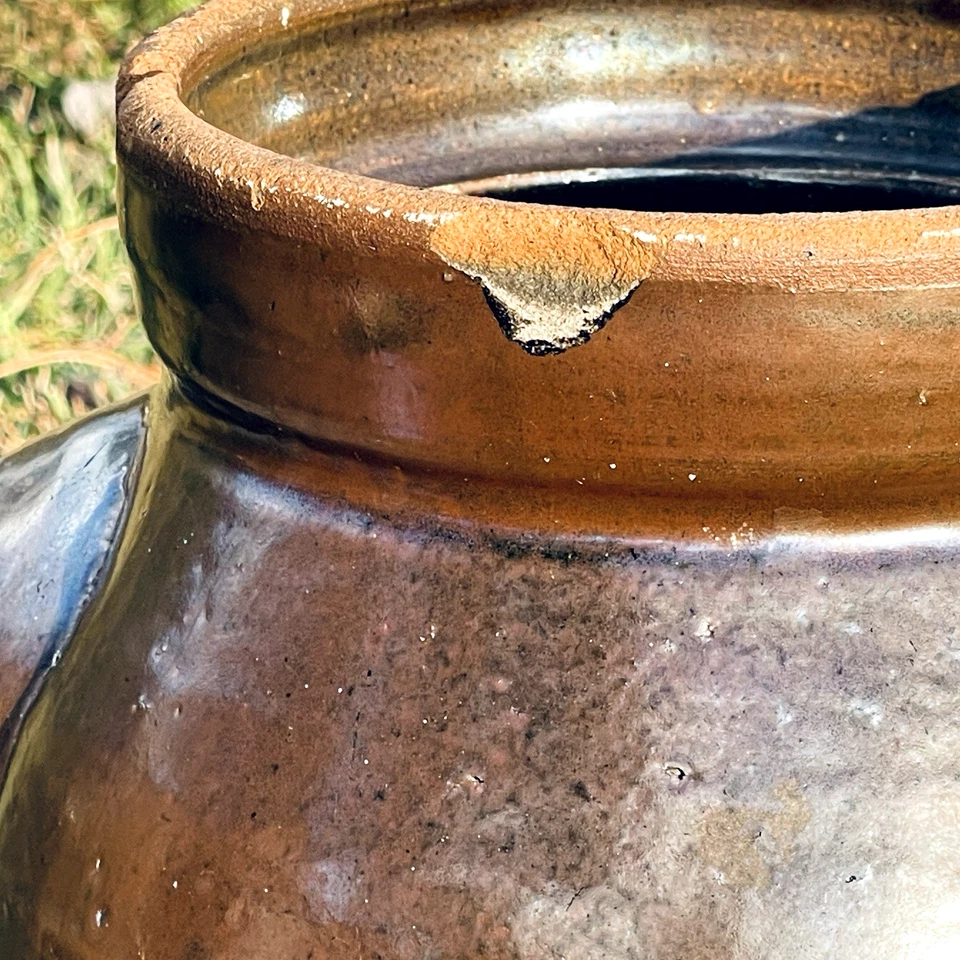 Antiguo tarro de vaso de gres de 4 galones con mango esmalte marrón negro 18,25" Foto 3 de 4