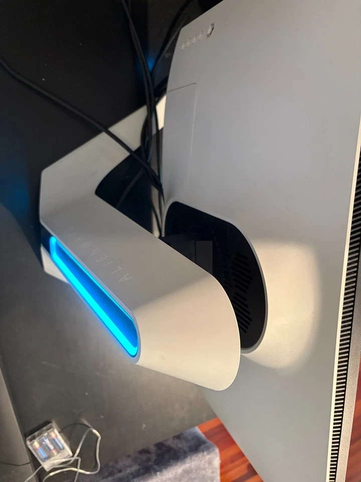 Alienware 240 HZ AW2521HFL 24.5 inch IPS LED Gaming Monitor G-Sync & FreeSync - Image 2 of 3