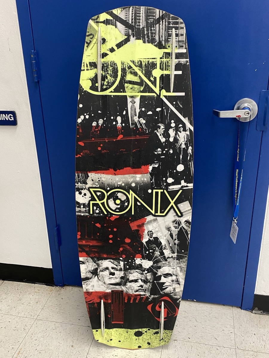 RONIX ONE COLLECTION 134 WAKEBOARD DANNY HARF PROTOTYPE 42, FREE