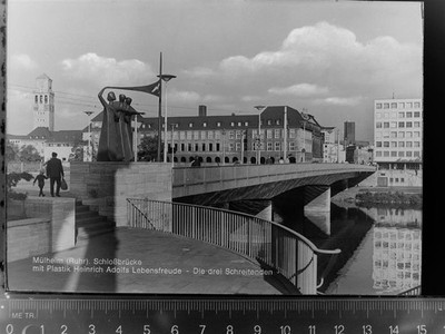 30042990 - 4330 Muelheim Castle Bridge with Plastic Henrich Adolfs
