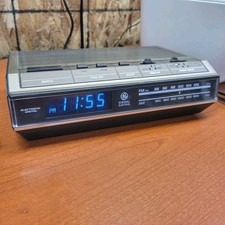 Vintage General Electric GE AM/FM Digital Alarm Clock Radio 7-4642C TESTED Works