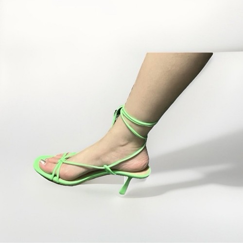 Steve Madden strappy sandals Size 9.5