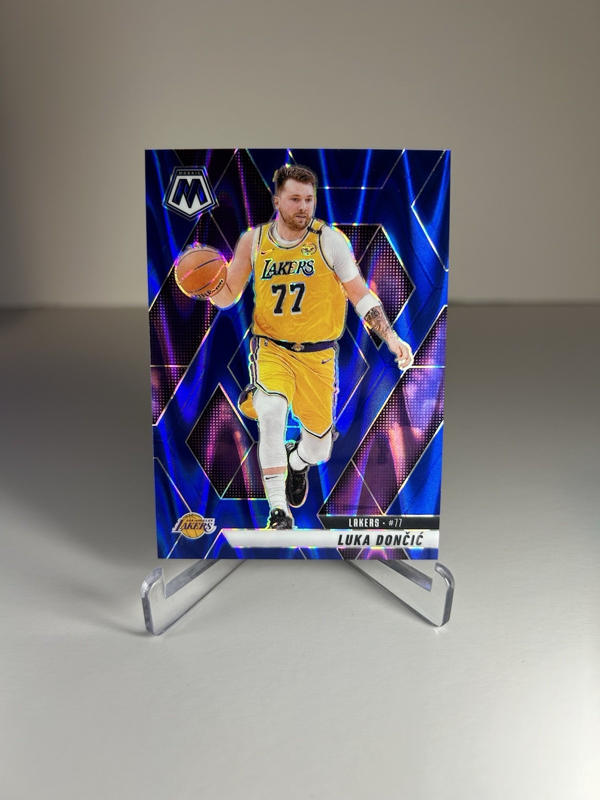 2024-25 Panini Mosaic Basketball Luka Doncic #100 Blue Seismic Prizm Lakers /149