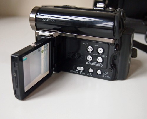 Samsung VP-D463B Mini DV Camcorder w. Battery, Charger, Case, Tape ~ WORKING✅ - Picture 15 of 19