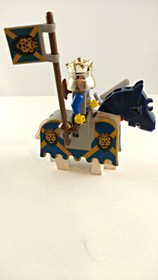 LEGO King Leo Lion Castle Knight  Minifig + Horse w/Barding Weapons 6091 6098