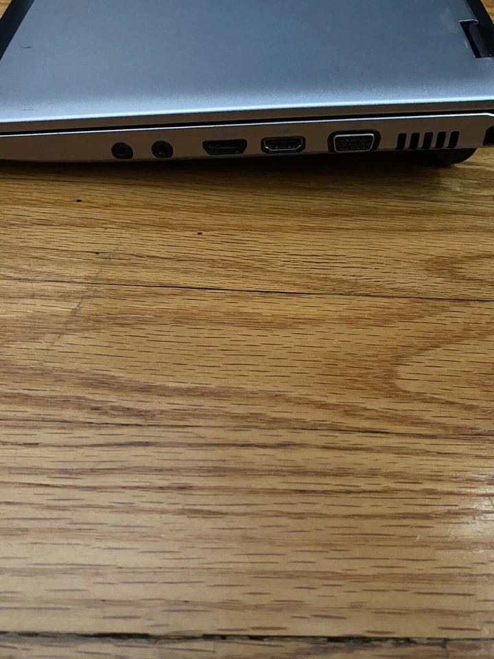 Dell Vostro '13 | i5 2ª Gen 2.4GHz | 240GB SSD | 16GB DDR3 RAM |  Foto 3 de 4