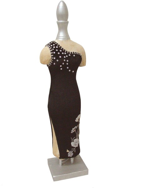 (27220) FIGURA MANIQUI MADERA COLGADOR PARA COLGAR JOYAS VESTIDO NEGRO