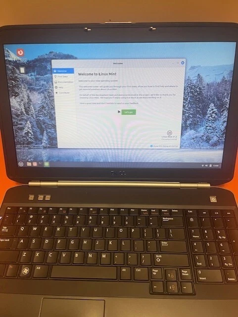 Laptop Dell Linux Como Nueva Canela 8 GB Ram, Nueva Unidad SSD Rápida de 256 GB, Garantía del Año Foto 3 de 4