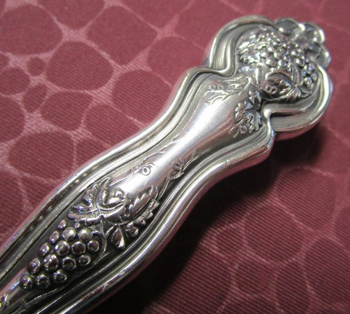 VINEYARD aka GRAPE Cheese Scoop Grape & Leaf Silverplate No Monograms GU - Picture 3 of 4