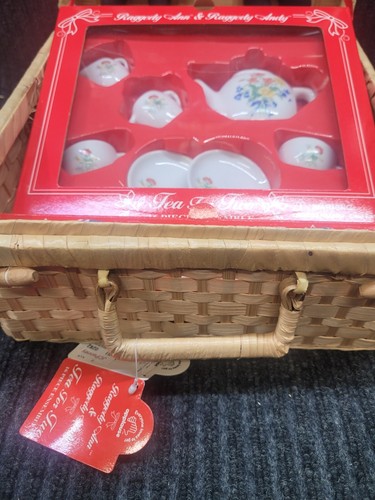 Vintage Raggedy Ann und Andy CHINA TEESERVICE im Weidenkorb von SCHYLLING - NOS - Bild 4 von 6