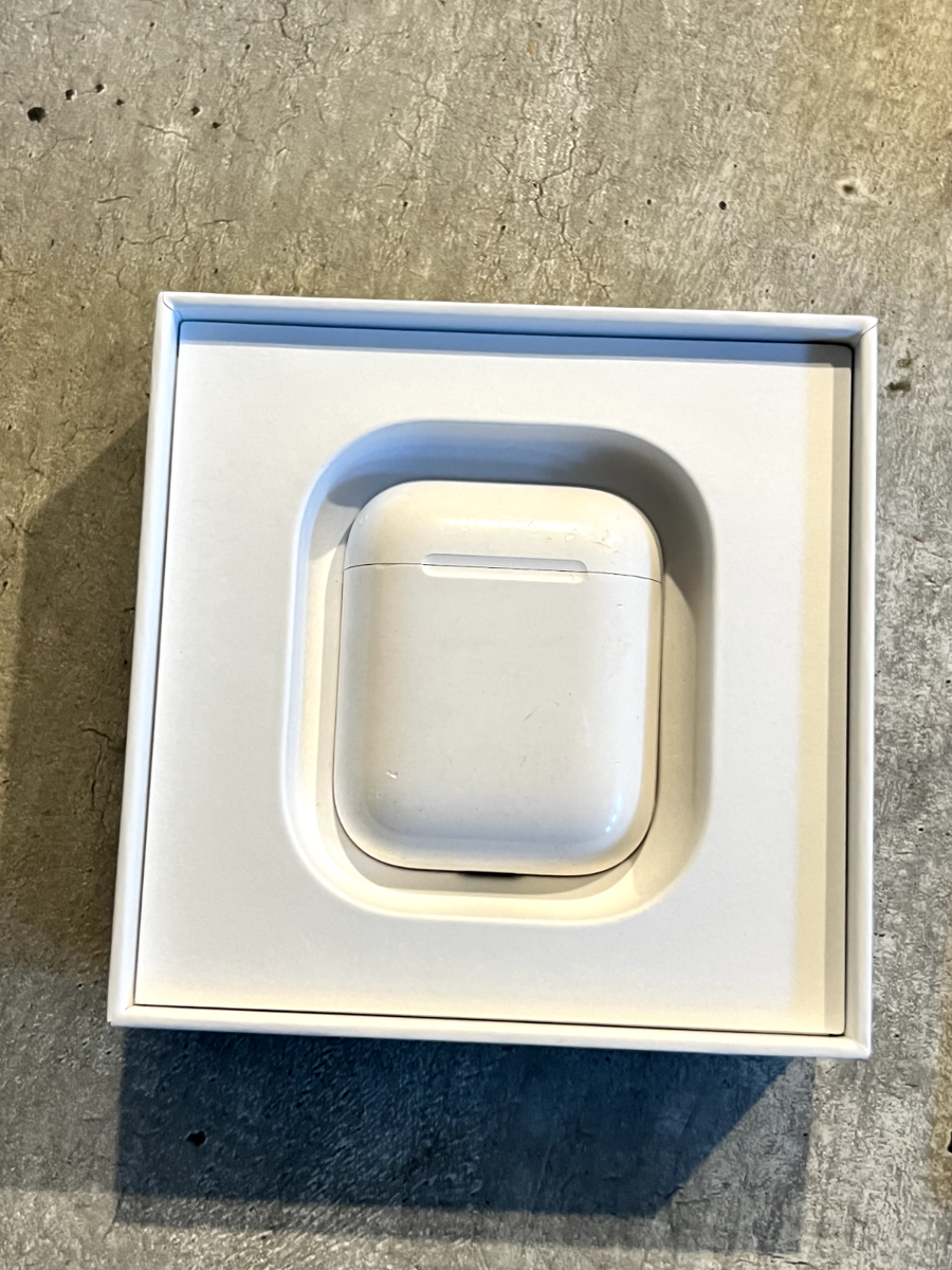 Apple Airpod Pros 2nd Generation w/ Original Box (Lightning Charging Case) Apple Airpod Pros 2nd Generation w/ Original Box (Lightning Charging Case)