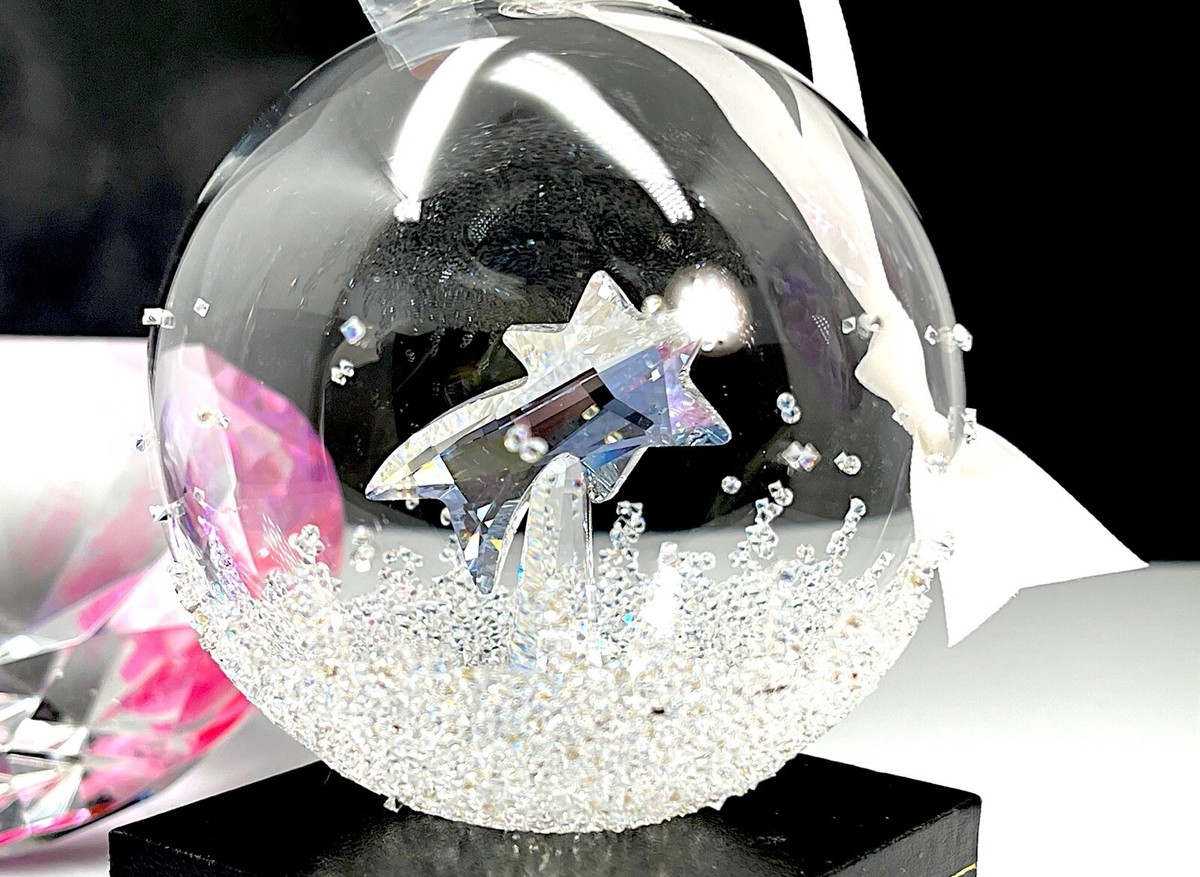 NIB 2018 SWAROVSKI CRYSTAL BALL SHOOTING STAR HOLIDAY ORNAMENT