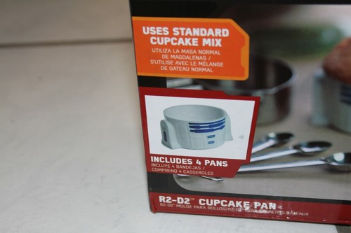 Disney Star Wars set of 4 R2D2 Cupcake Pans Muffin Silicone Mold Serve in Pan - Picture 2 of 4