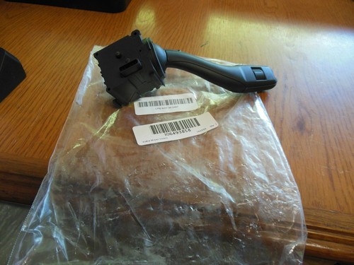 Interruptor limpiaparabrisas Vemo V15803233 para algunas aplicaciones Audi A6 y 09 A4 07 y 08. - Imagen 2 de 3