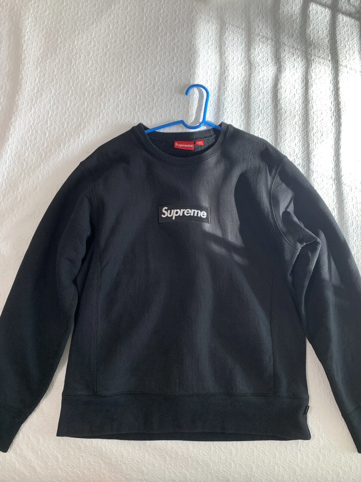 Logo Supreme Box col rond noir moyen (état quasi parfait) FW 18