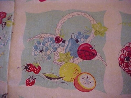 Tovaglia vintage con cesti di frutta - Foto 2 di 3