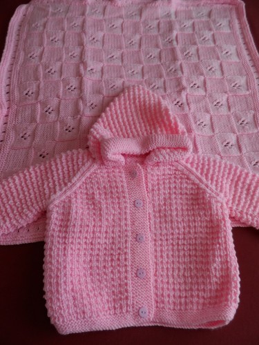 ASSORTED HAND KNITTED HOODED JACKETS AND MATCHING PRAM BLANKET. - Picture 18 of 21