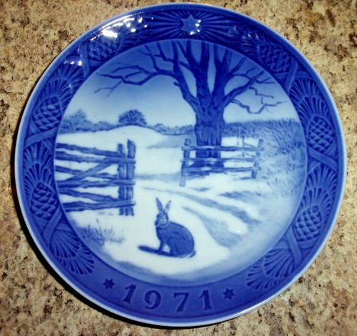 Royal Copenhagen Danish Christmas Plate 1973 Going Home For Christmas