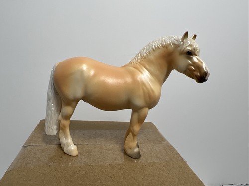 Breyer Stablemates American Cream Draft Deluxe Horse Collection 2025 Neu lose