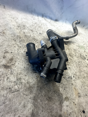 Genuine FORD FIESTA 2015 2012-19 1.0 ECOBOOST THERMOSTAT HOUSING CM5G-8D036-AA - Picture 2 of 3