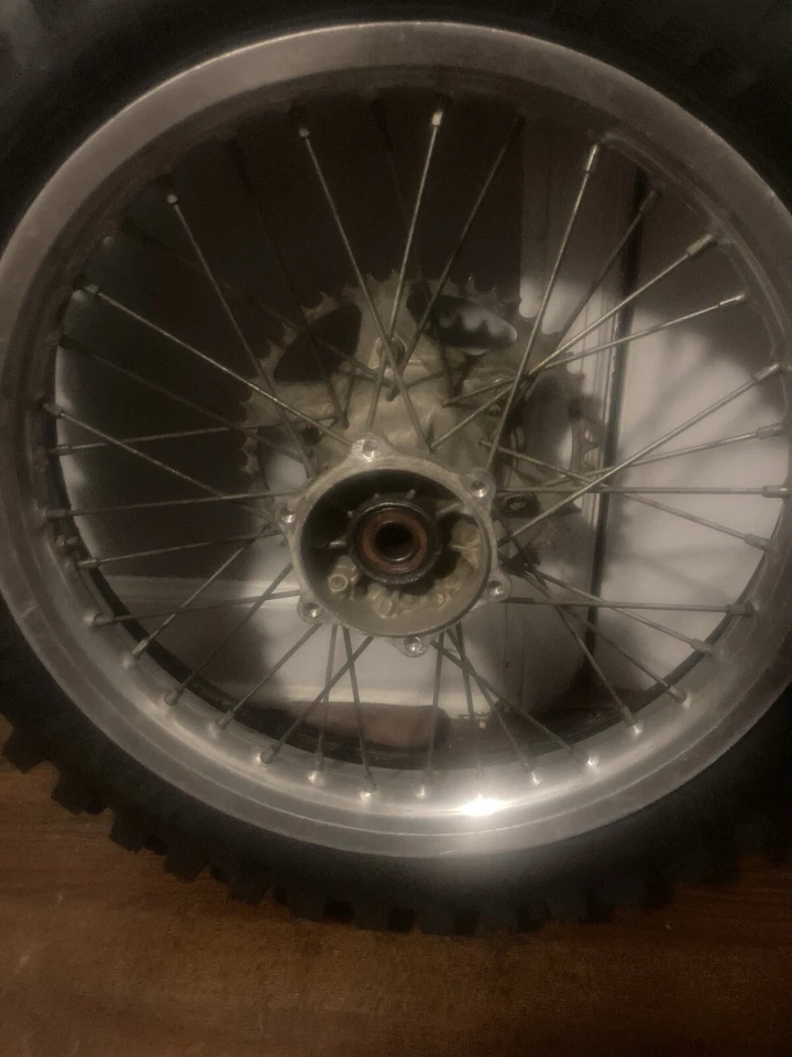 Neumático trasero Kdx220r 1997 con piñón y rodamientos Foto 4 de 4