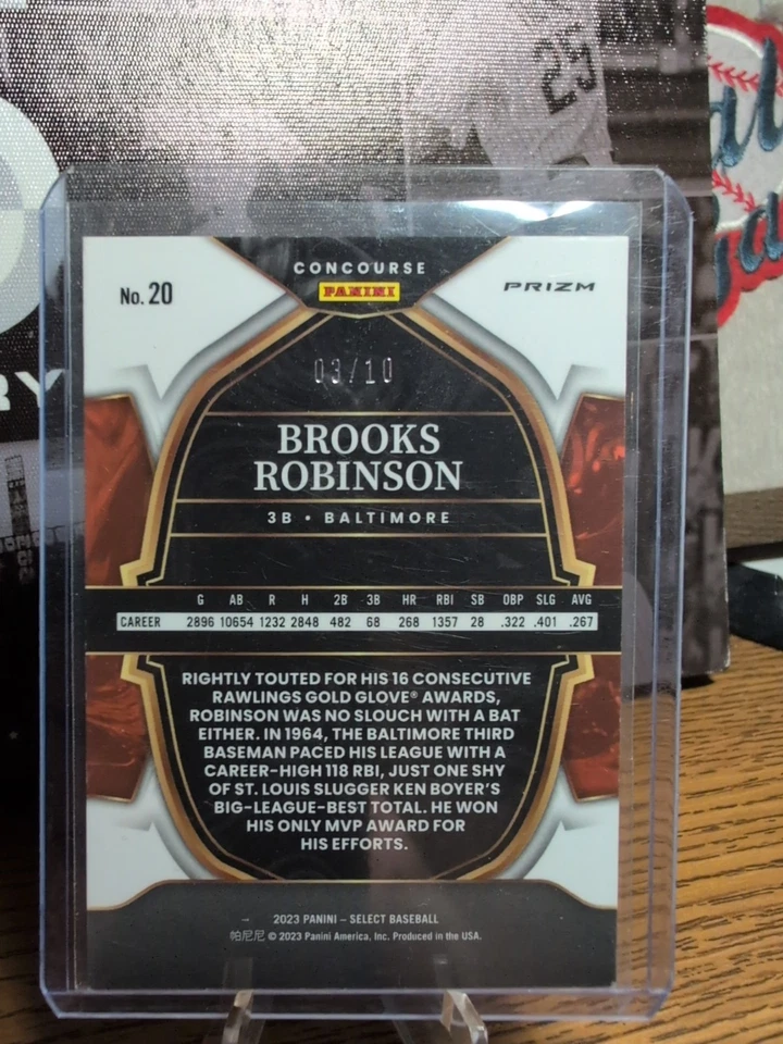 Béisbol Brooks Robinson Concourse 2023 Panini Select/10 dorado #5 SSP Foto 2 de 2