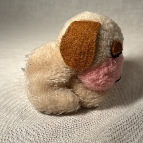 "Mini perro cachorro de peluche Wallace Berrie Co CREAM PUFF de colección, ojos cerrados, 1973, 3""" - Imagen 5 de 9