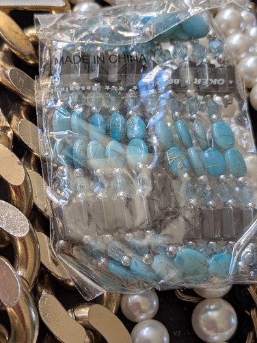 LARGE 68PC VTG-MOD WEARABLE JEWELRY LOT - Bild 22 von 24