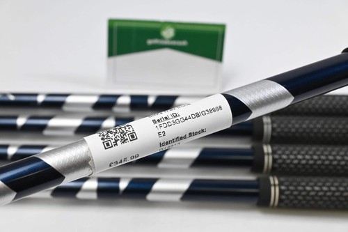 Taylormade SIM2 Max Irons / 6-PW / Regular Flex Fujikura Ventus Blue 6 Shafts - Picture 6 of 7