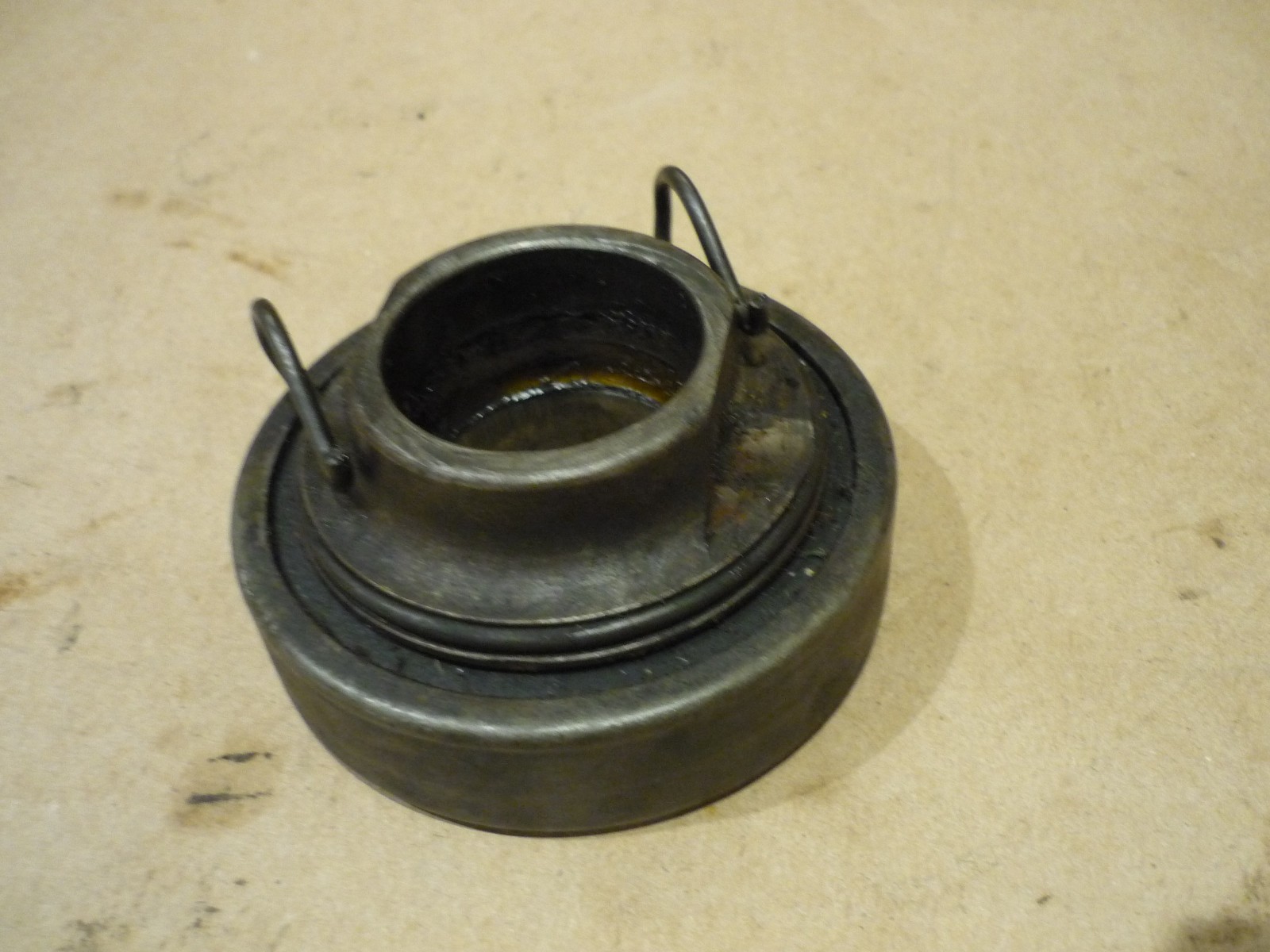 Ferrari 208,308,365,400- Clutch Release Bearing & Release Carrier  -P/N 100849