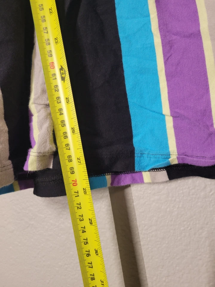 Camiseta de manga corta a rayas grandes Rue21 para hombre Foto 3 de 4