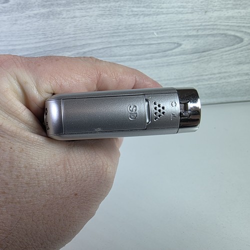Toshiba Camileo S30 Video Camera Compact HD Camcorder Silver Full HD 1080 Tested - Picture 7 of 14