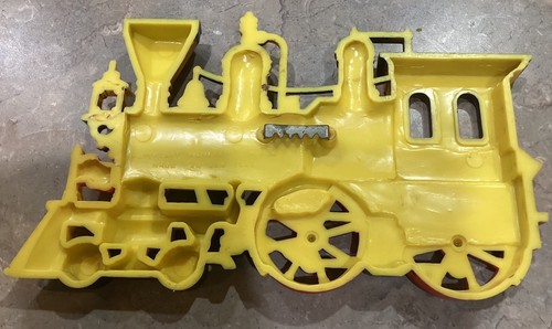 Vintage HOMCO Train Locomotive Plastic Wall Art Decor 1975 Made In USA - Picture 2 of 3