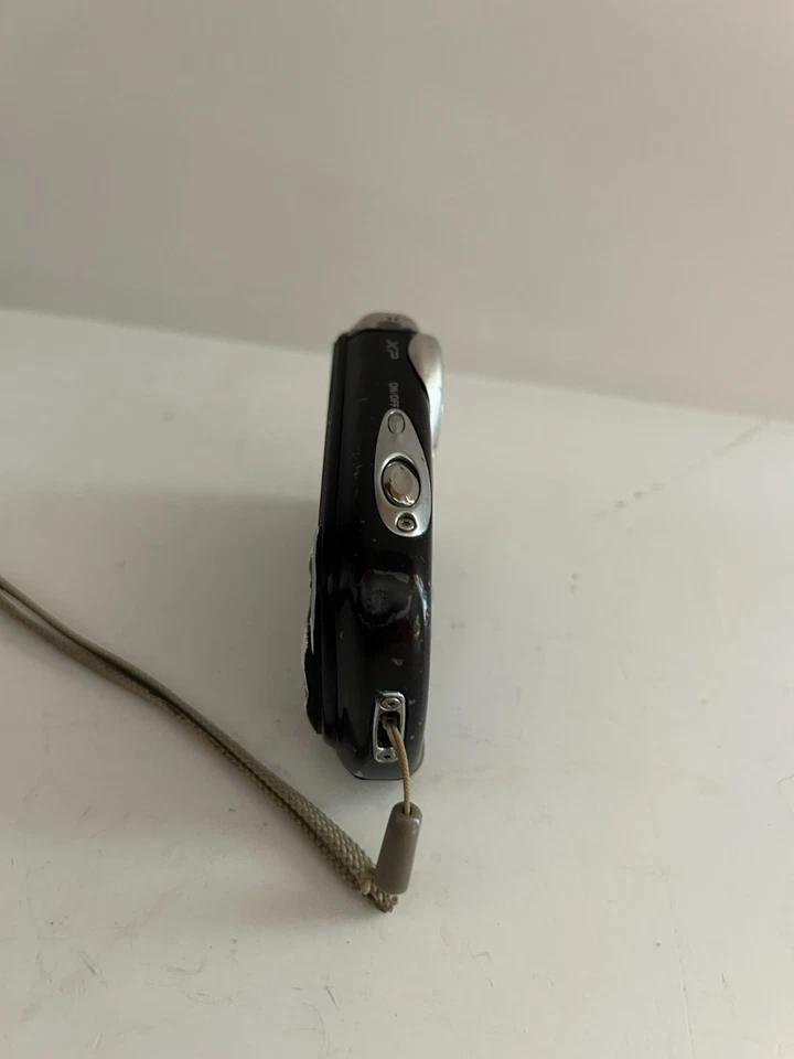 Fujifilm FinePix X Series XP10 Waterproof Digital Camera - Black Not Working - Image 4 of 4