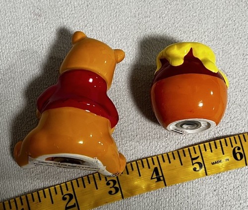 Salero y pimentero miel Winne The Pooh de colección Disneyland - Imagen 15 de 23