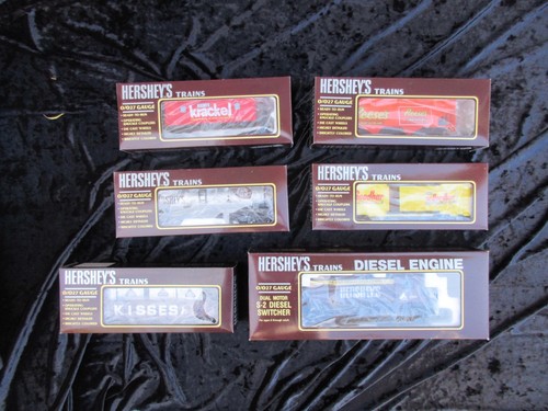 The Hershey’s 0-27 Gauge Train Set 6 Unit Electric Train Set - Picture 2 of 19