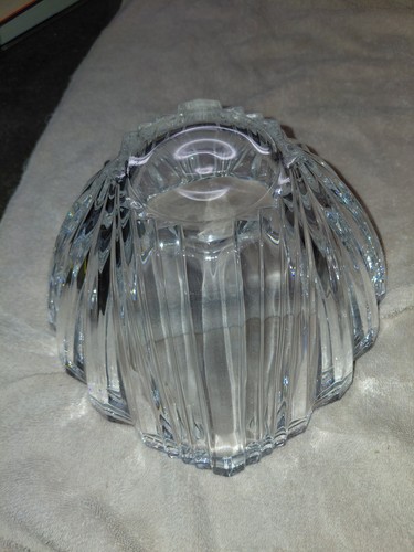 Mikasa Heavy Lead Crystal Ridged Center Piece Bowl 9.75 inch Diameter - Picture 2 of 2