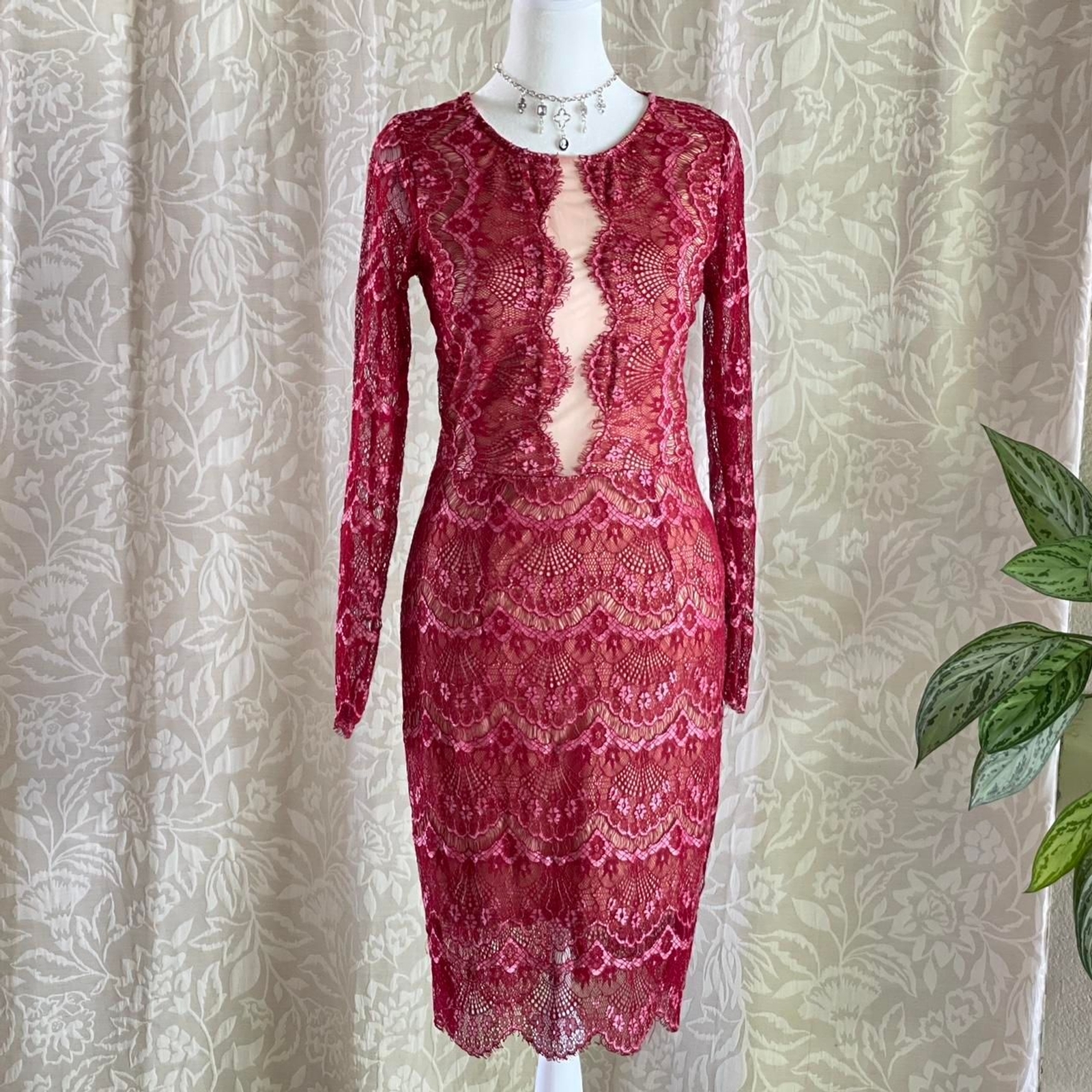 Charlotte Russe Burgundy Lace Illusion Bodycon Dress Long Sleeve Scallop Hem M