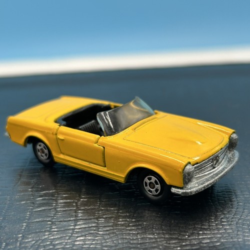 Matchbox Lesney Superfast 27 Mercedes Benz 230SL yellow black interior Near mint - Picture 3 of 10