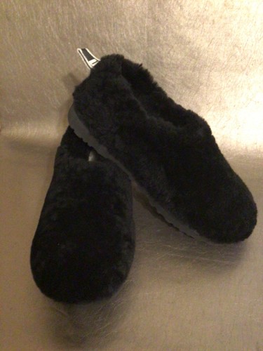 UGG Classic Cozy Bootie Slippers Black Sheepskin Size 8 NWOB 1131950 - Picture 7 of 9