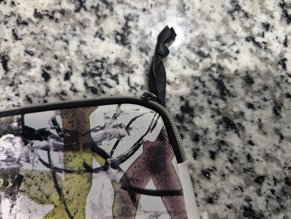 Proenza Schouler Niemann Marcus Edición Limitada para Tablet/8.5" x 11" x 1" Foto 2 de 4