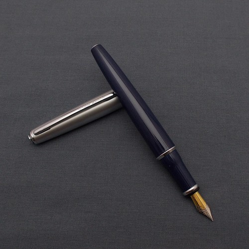 Camlin Elegante Fountain Pen with Semi-Flex Nib - Blue - Picture 7 of 14