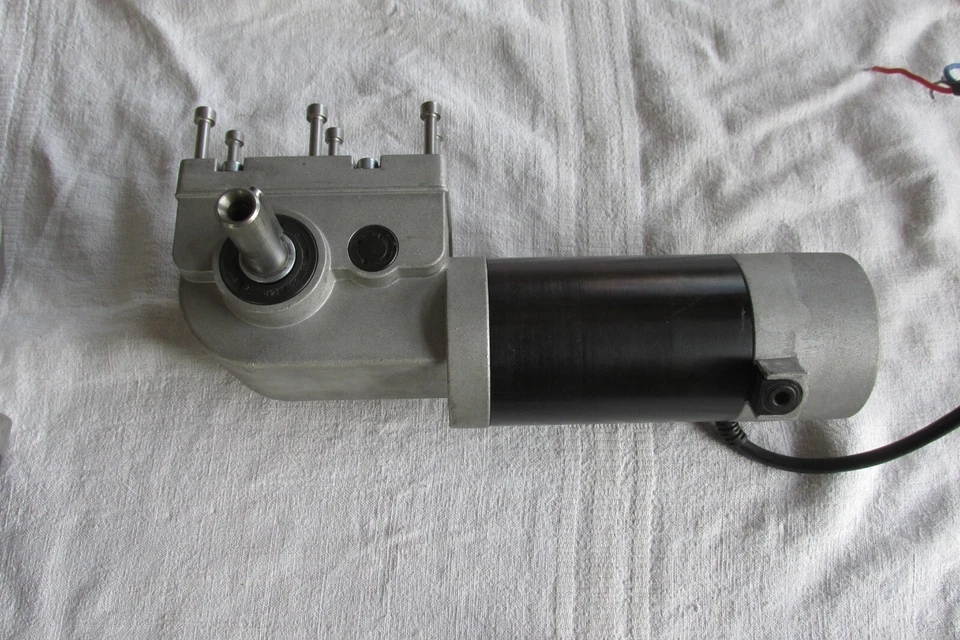 AMT Schmid Getriebemotor 24V mit Bremse Kupplung Links Rechts - Bild 4 von 4